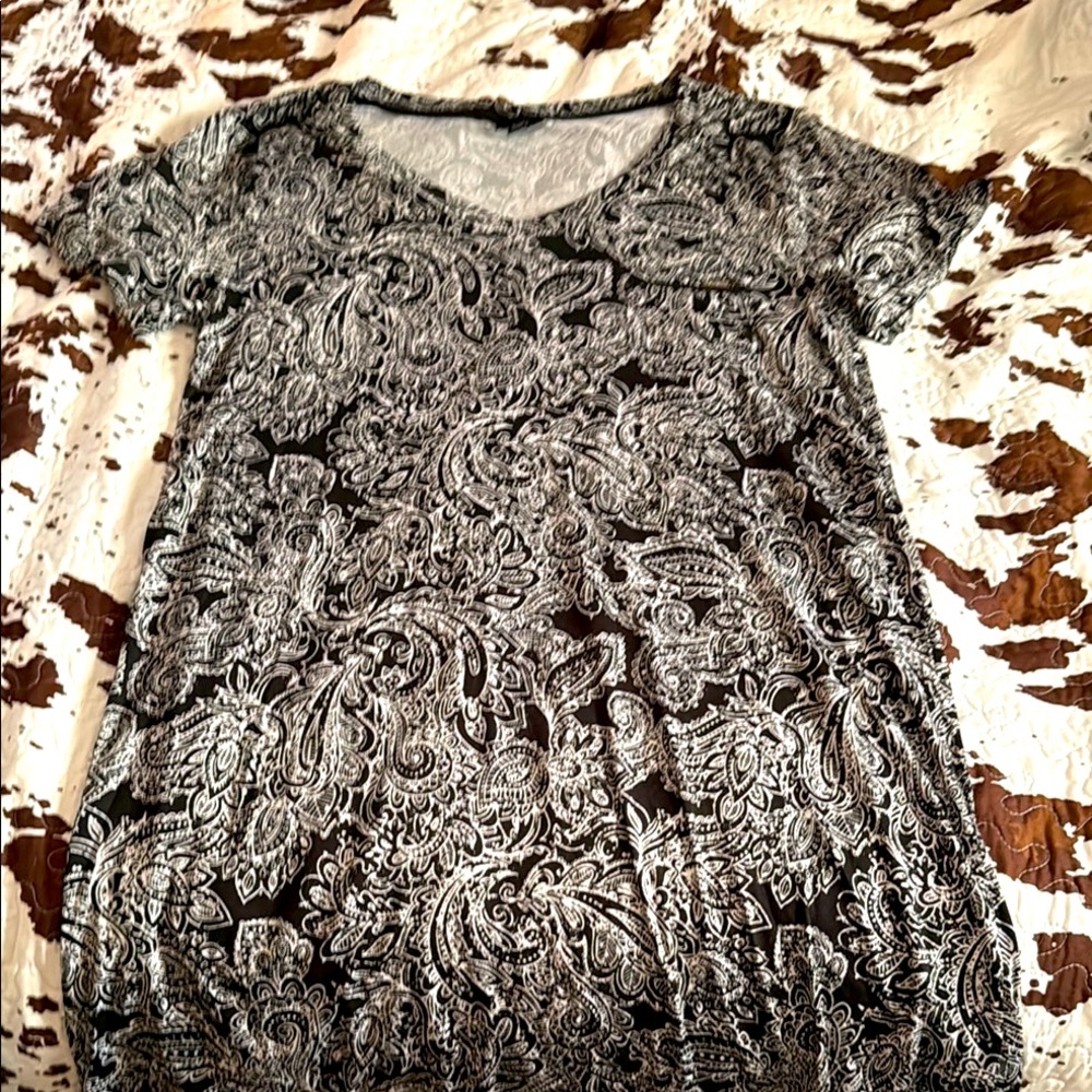 Tahari night gown